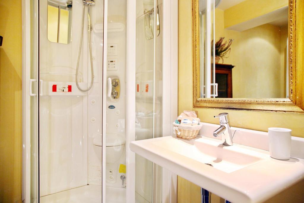 Tornabuoni La Petite 4* Florencia