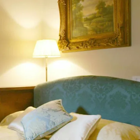 Tornabuoni La Petite Suite Florenz Zimmer foto