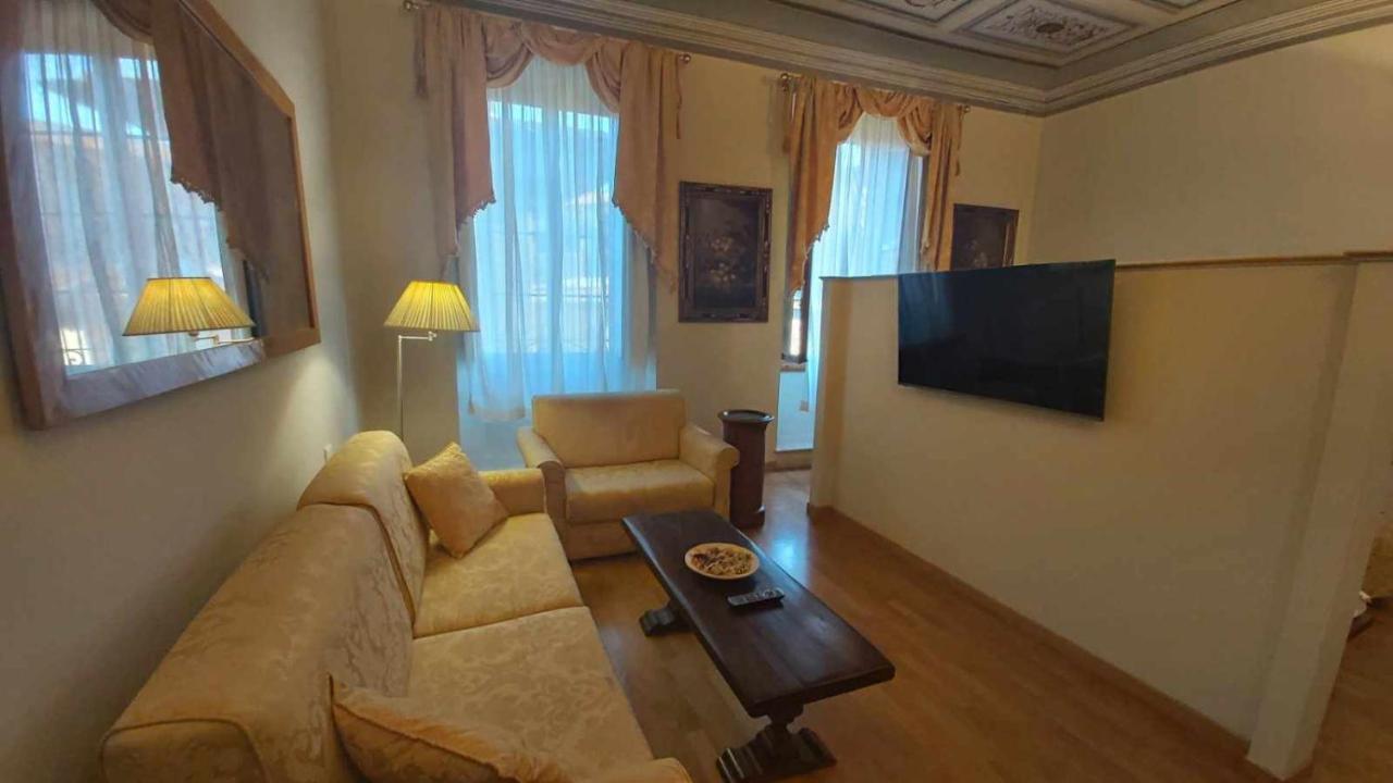 Tornabuoni La Petite Florenz